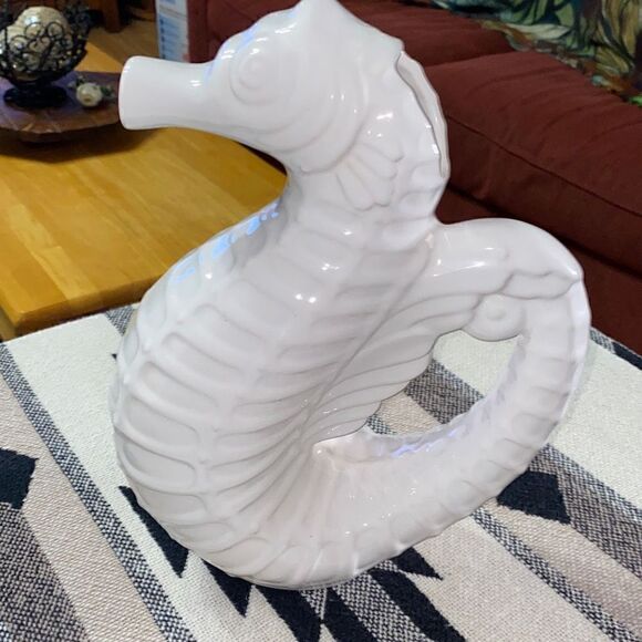 White Glazed Ceramic Seahorse Pitcher by Sanor Cerámica Portugal - Picture 4 of 9